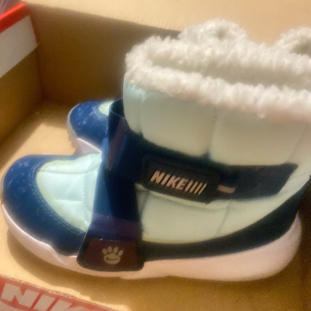 Kids boots